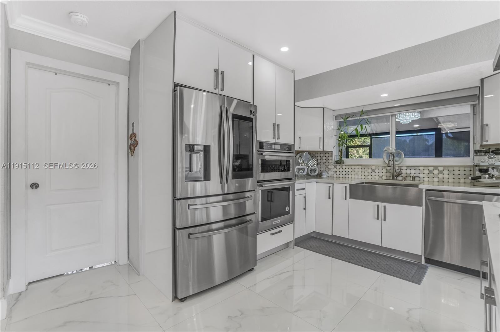 BURR ROAD ESTATES - Residential