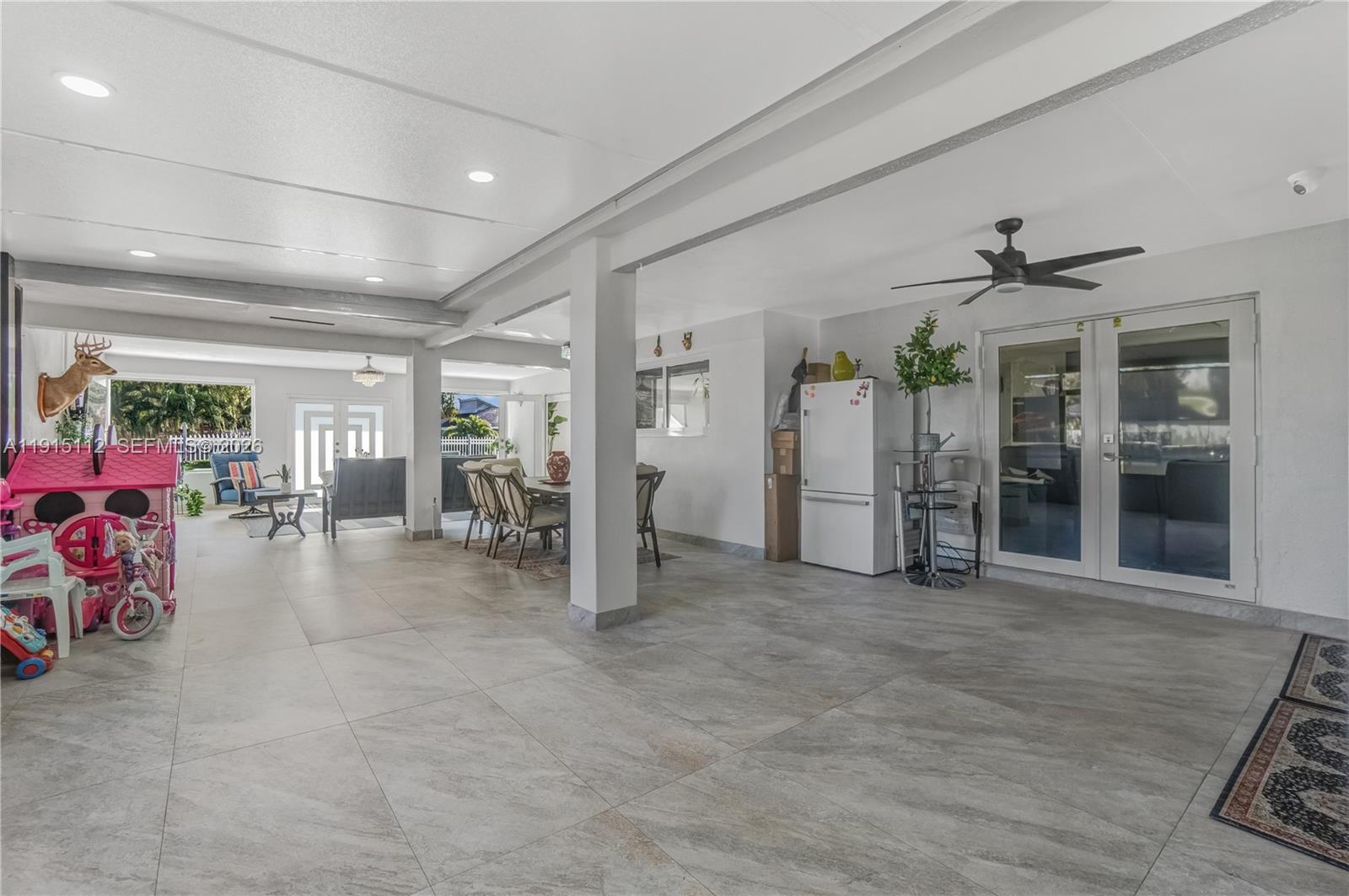 BURR ROAD ESTATES - Residential