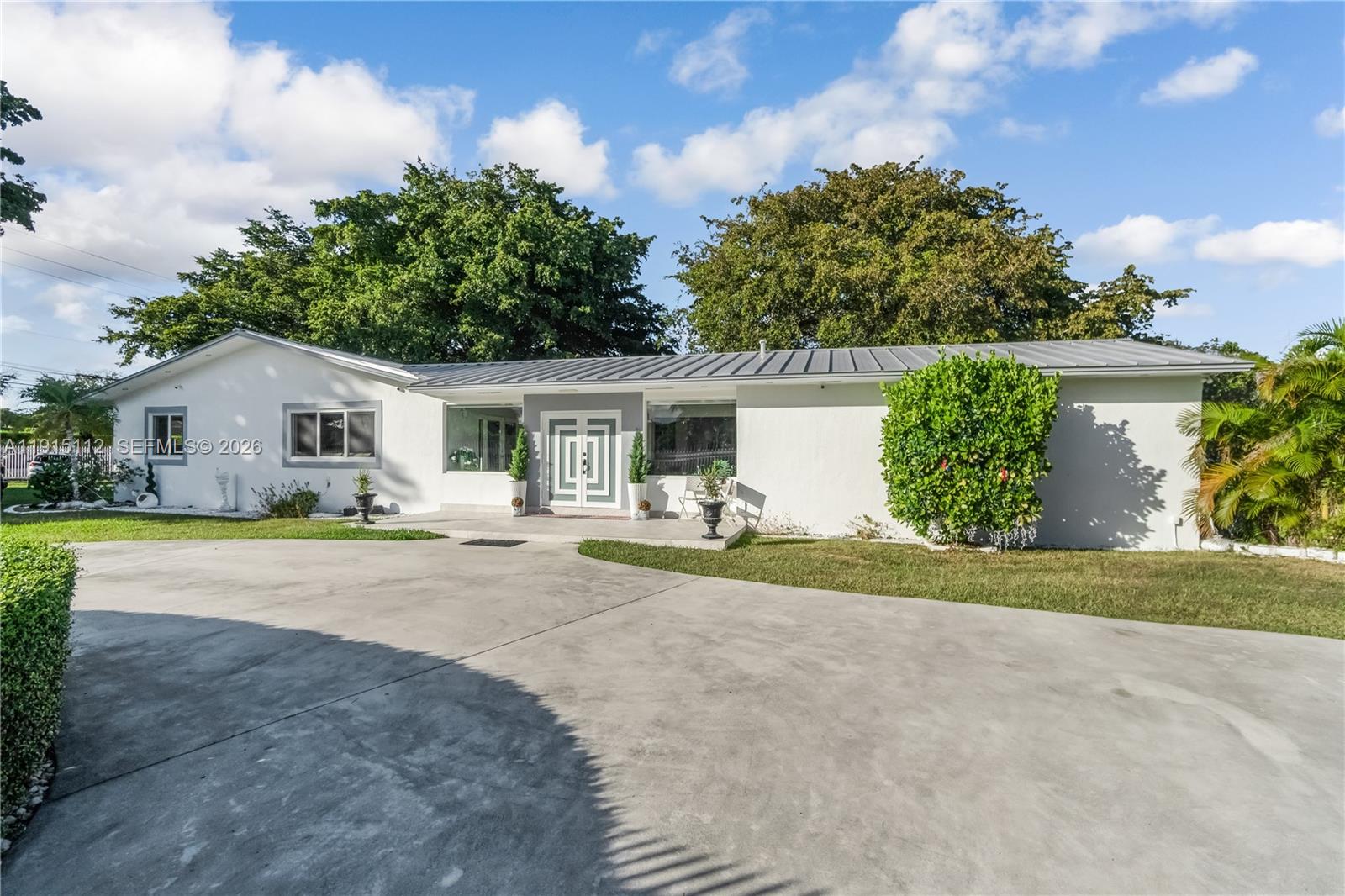 BURR ROAD ESTATES - Residential