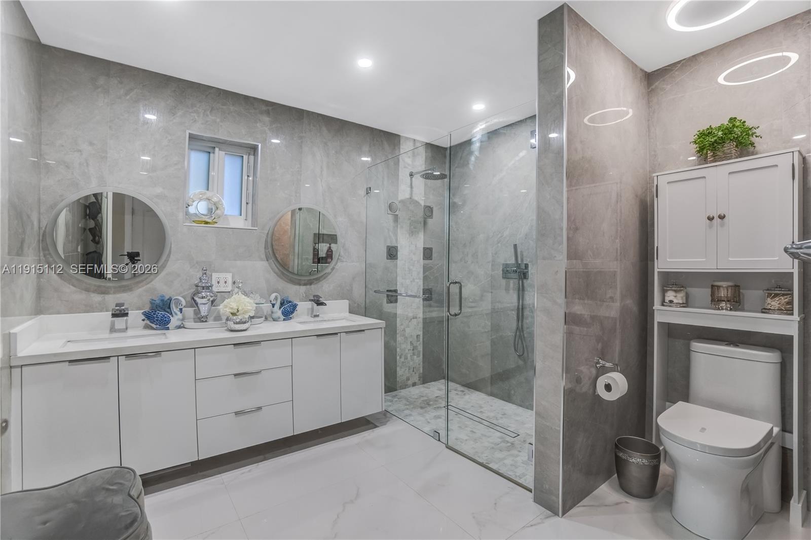 BURR ROAD ESTATES - Residential