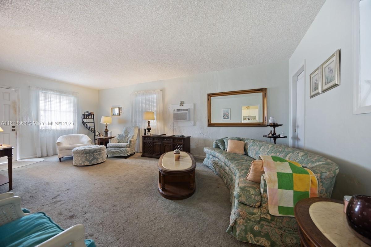 PARKER ESTATES - Residential