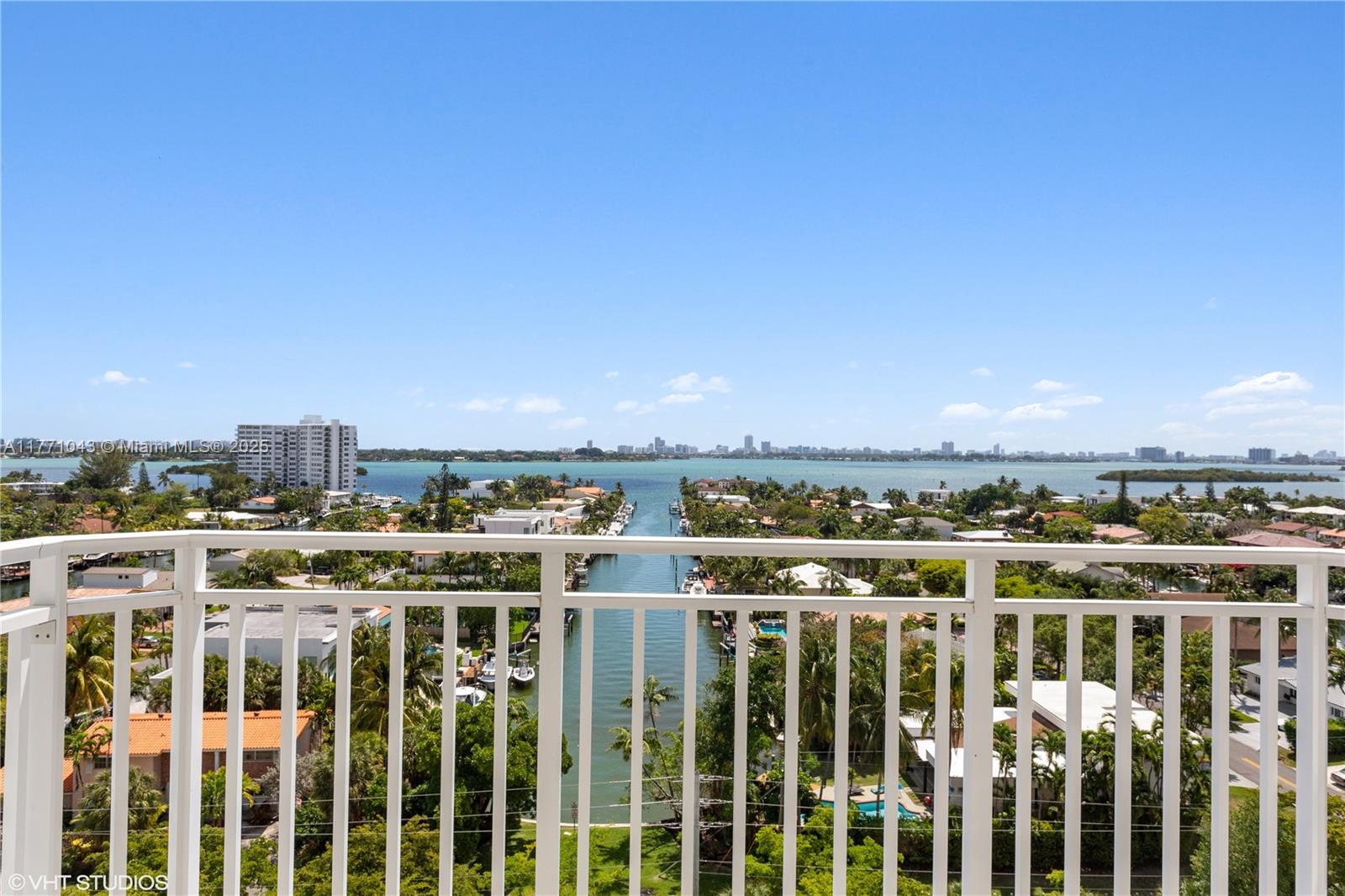 BAYVIEW TOWERS CONDO SOUT - Residential