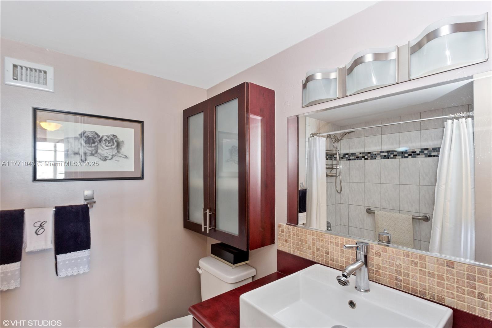 BAYVIEW TOWERS CONDO SOUT - Residential