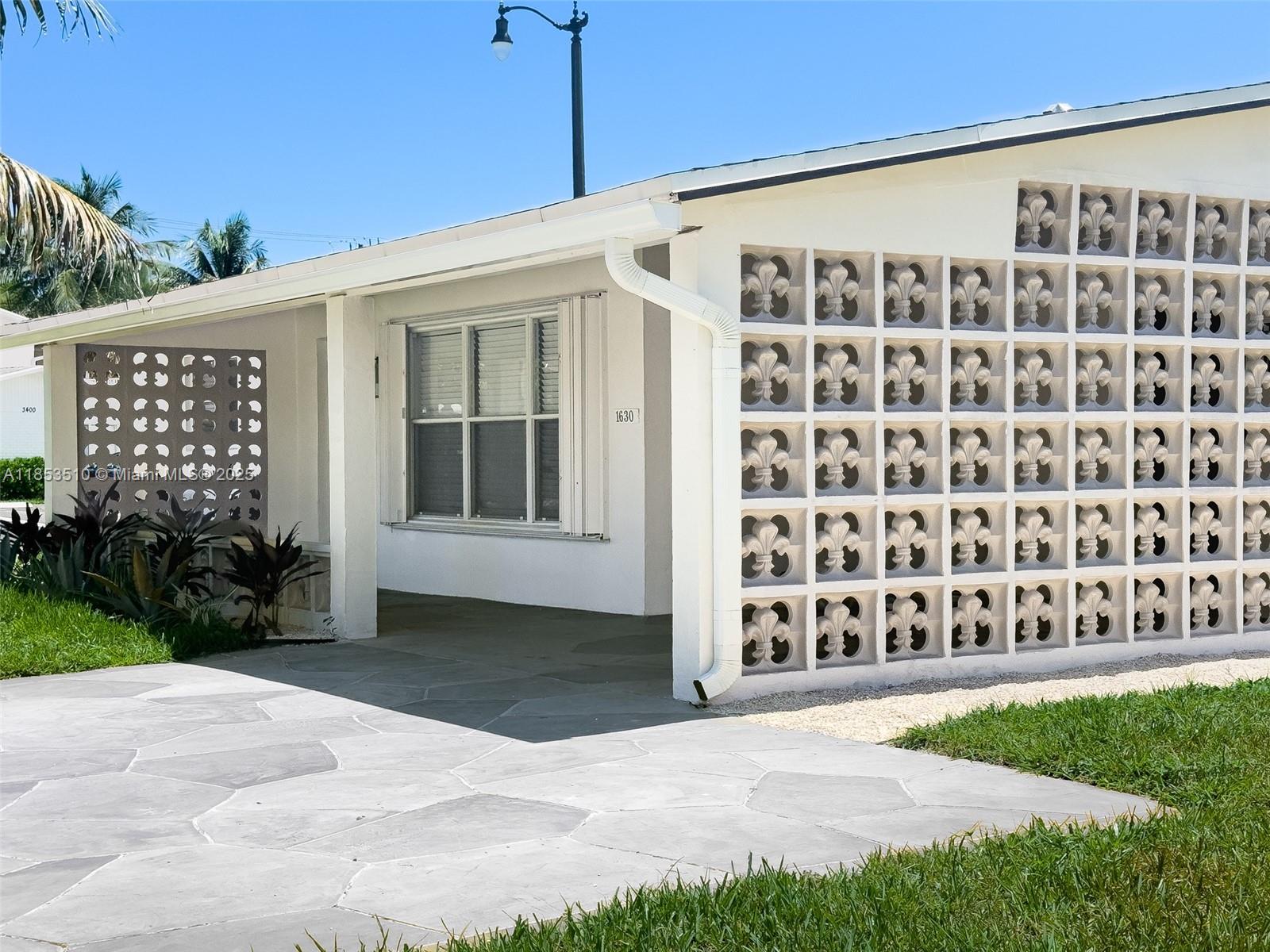 1630 NE 34th Ct