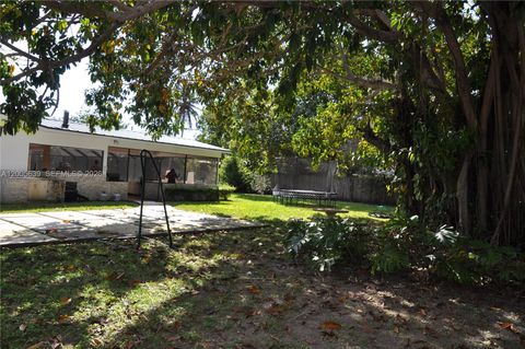 Tiny photo for 7400 SW 116th St, Pinecrest, FL 33156 (MLS # A12005639)