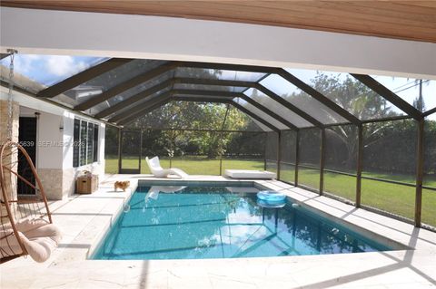 Tiny photo for 7400 SW 116th St, Pinecrest, FL 33156 (MLS # A12005639)