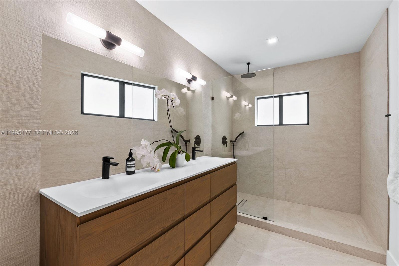 ALL PINE ESTATES - Residential