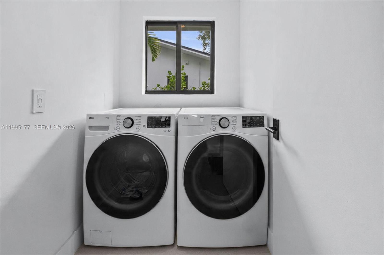 ALL PINE ESTATES - Residential