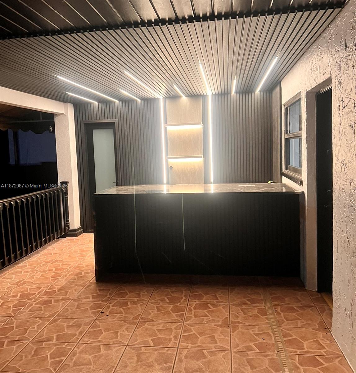 BLUE LAKE ESTATES - Residential Lease