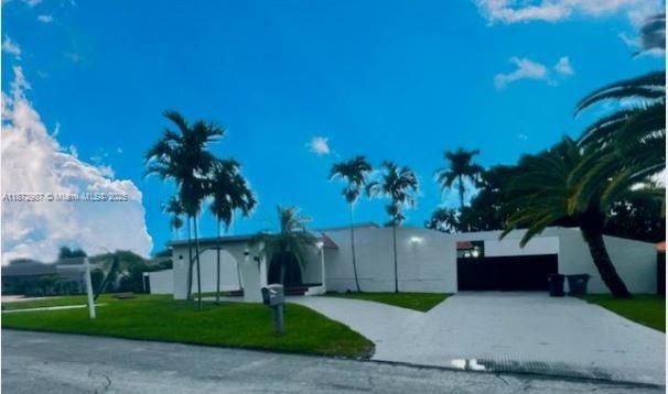 BLUE LAKE ESTATES - Residential Lease