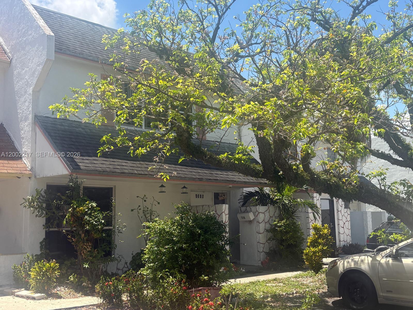 1318 Silverado Dr