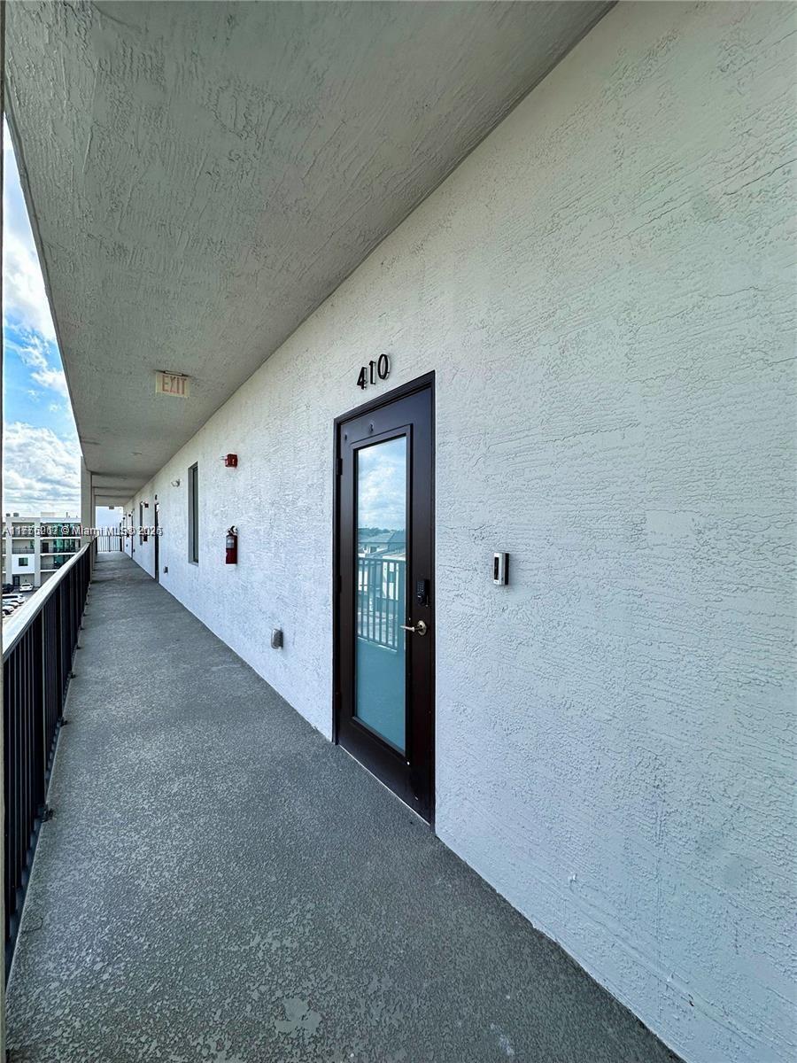 DOWNTOWN DORAL SOUTH PHAS - Residential