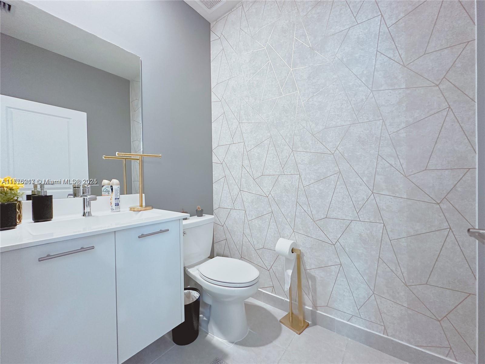 DOWNTOWN DORAL SOUTH PHAS - Residential