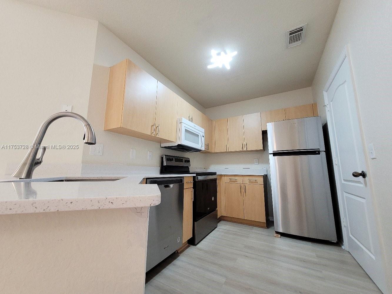 RESIDENCES OF BELMONT AT - Residential Lease
