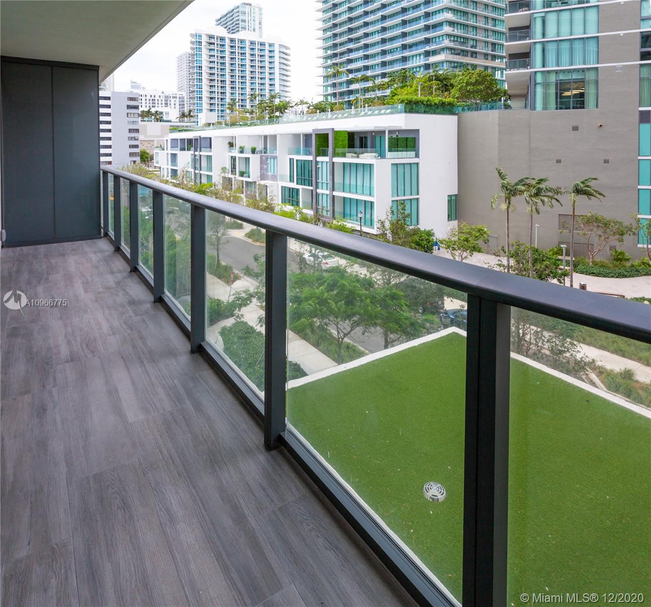 One Paraiso - Residential