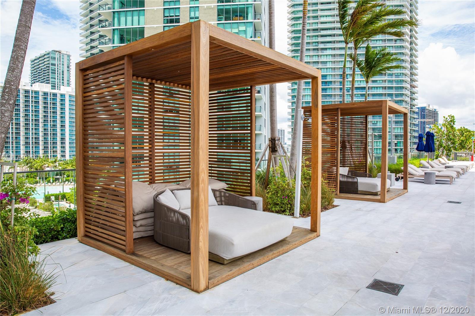 One Paraiso - Residential