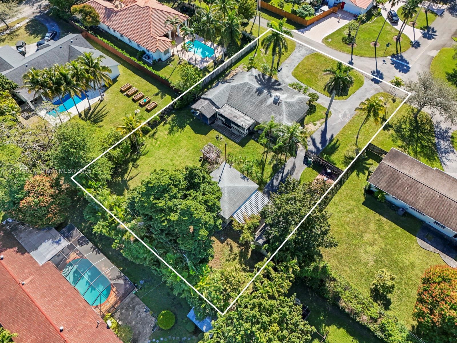 8251 Sw 134th St, Pinecrest, Miami-Dade County, Florida - 4 Bedrooms  
4 Bathrooms - 