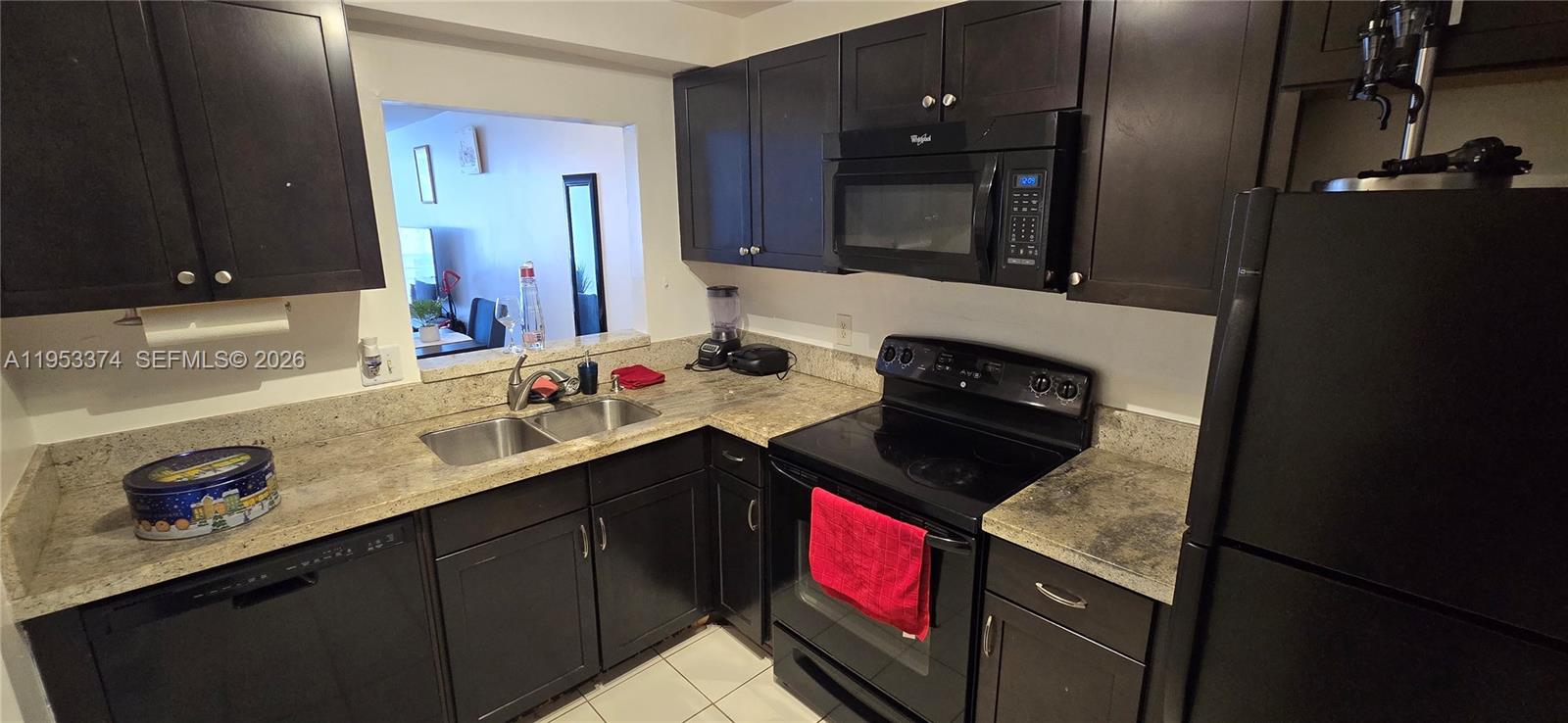 DIXIANA CONDO - Residential