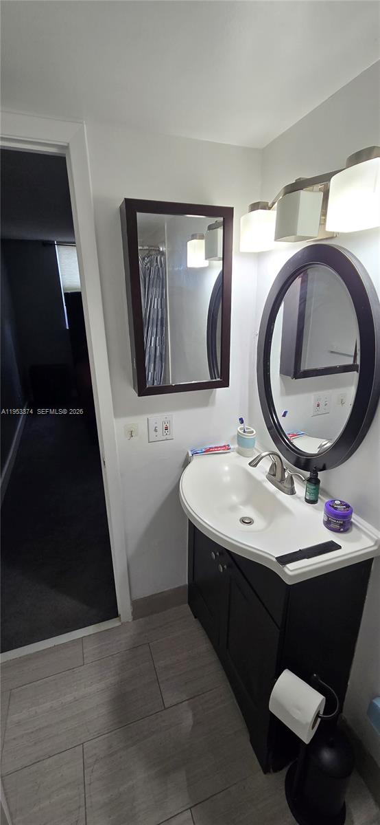 DIXIANA CONDO - Residential