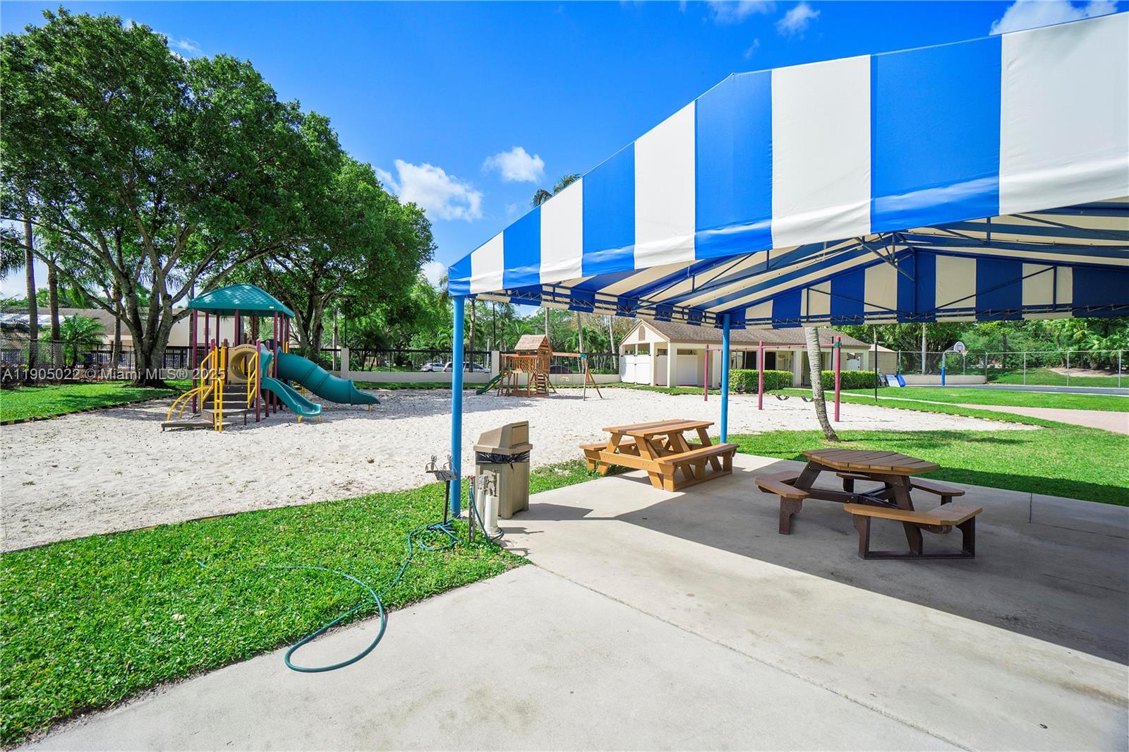 KARANDA VILLAGE III-B CON - Residential