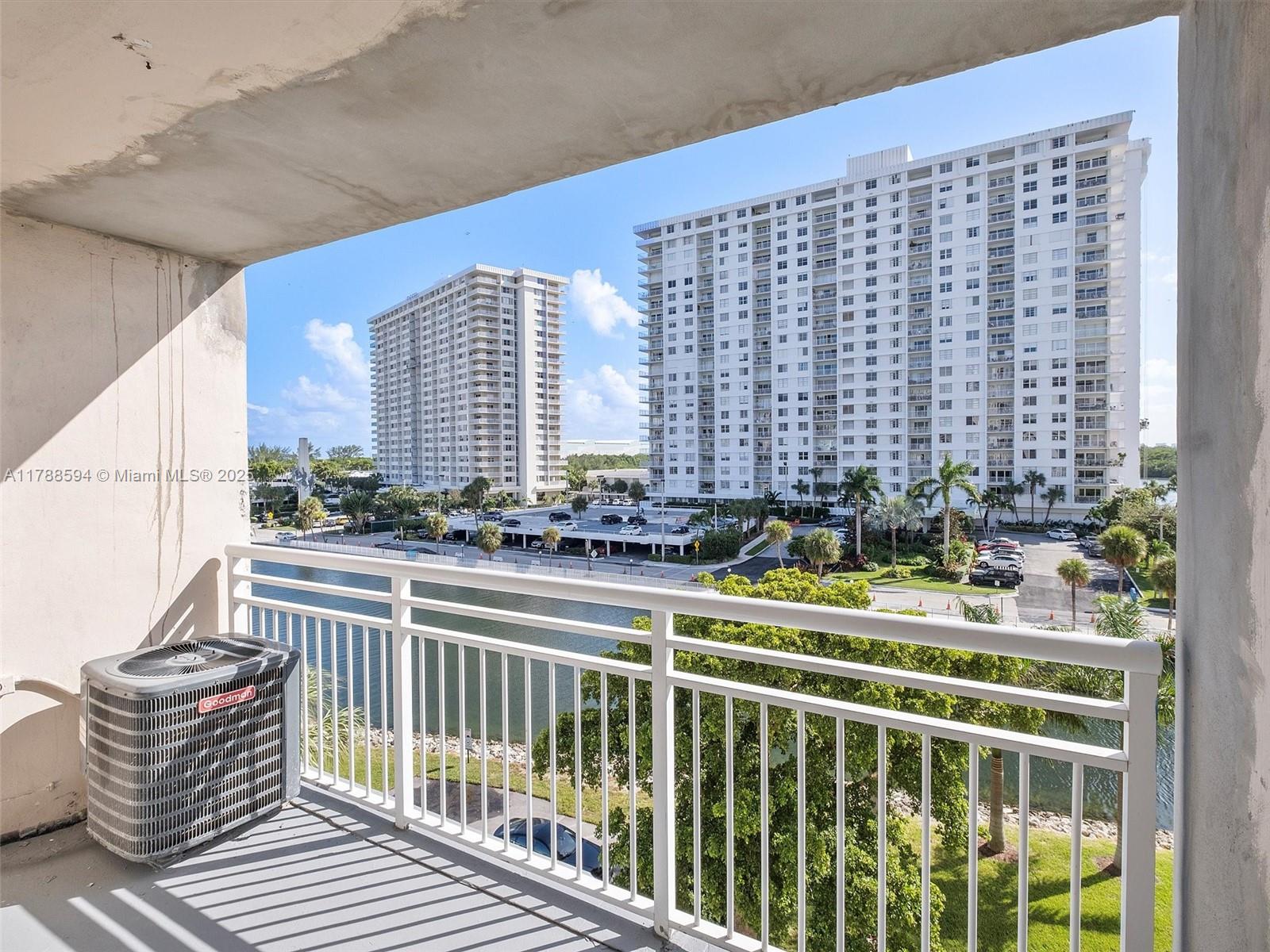 400 Kings Point Dr 523