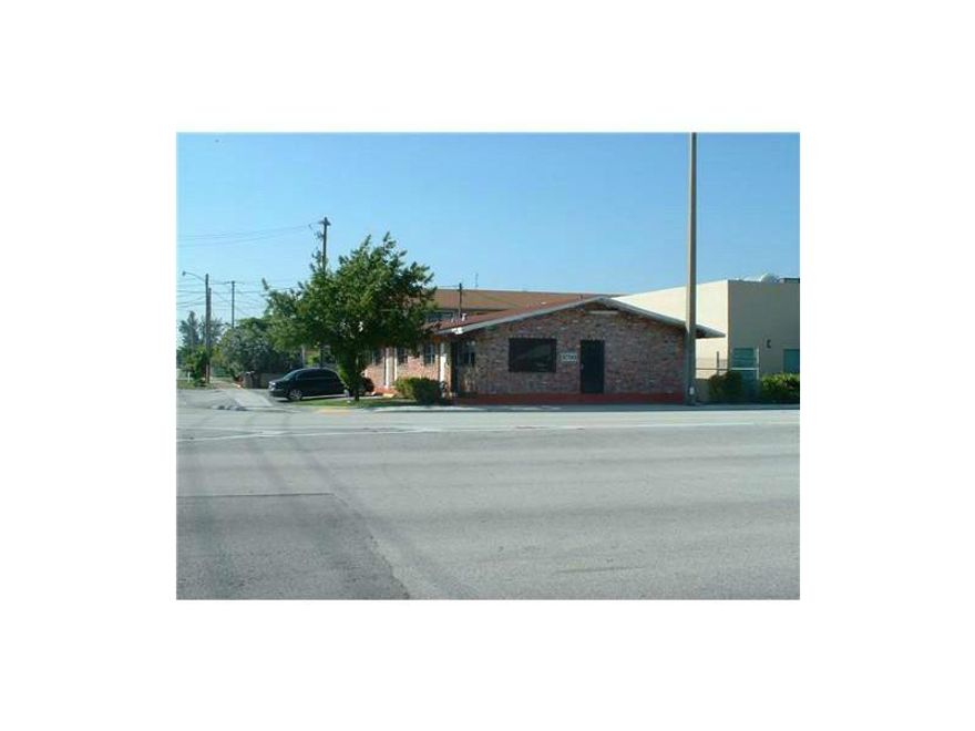 See attachment.  GREAT OFFICE BUILDING WITH 12 SEPARATE 12X12 OFFICES, LARGE CONFERENCE ROOM, KITCHEN, 2 FULL BATHSAND 2 HALF BATHS. GREAT FOR ATTORNEYS,BAKERY RETAIL,CONVENIENCE STORE, REAL ESTATE OFFICE,ARCHITECT, ENGINEERING, ETC. VACANT. WILL LEASE FO R $3300/MONTH TRIPLE NET. Zoned B-2