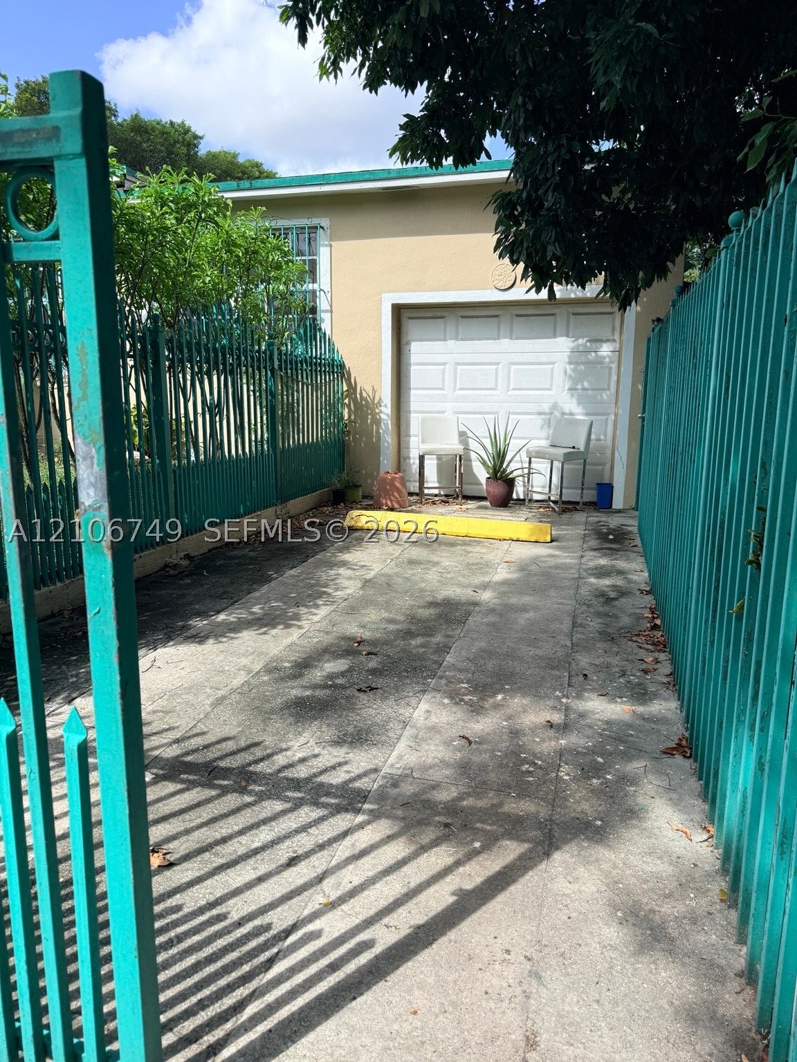 250 NW 38th Ct