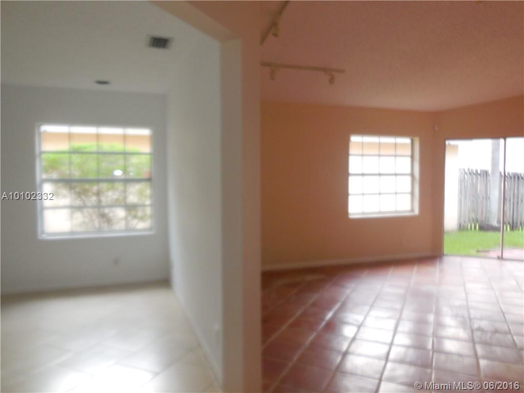 Country Isles Garden Home - Residential