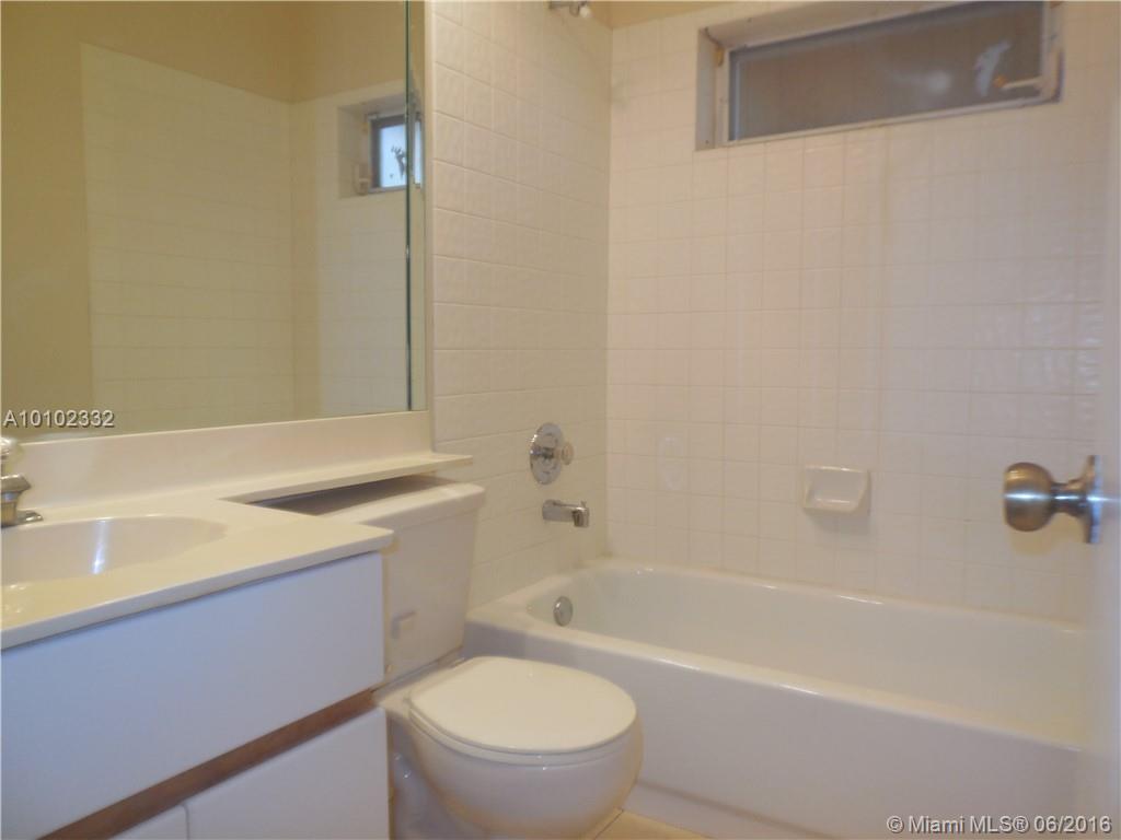 Country Isles Garden Home - Residential