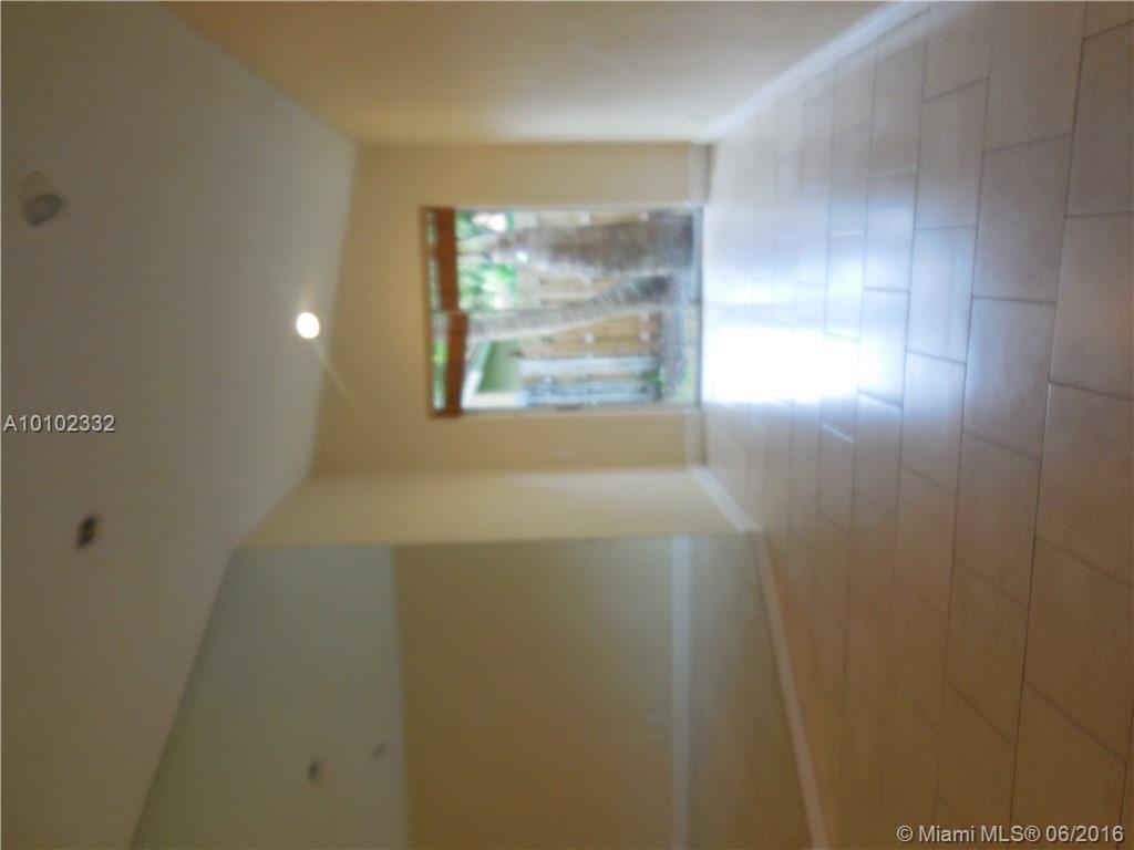 Country Isles Garden Home - Residential