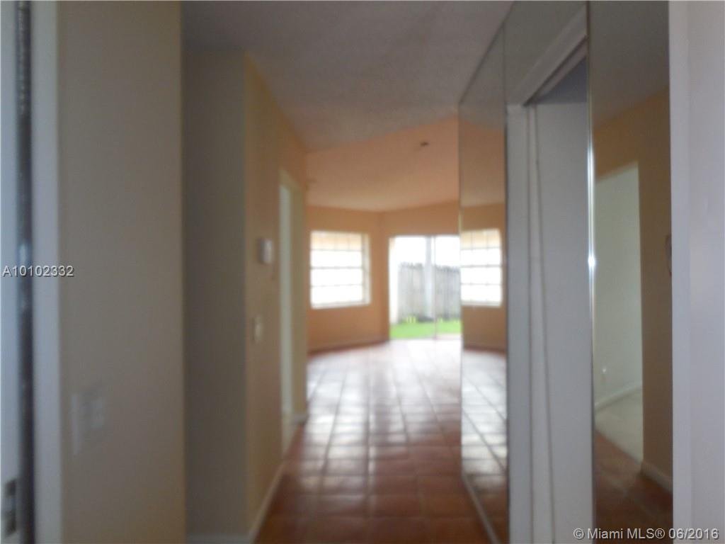 Country Isles Garden Home - Residential