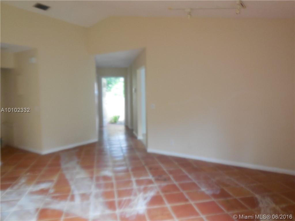 Country Isles Garden Home - Residential