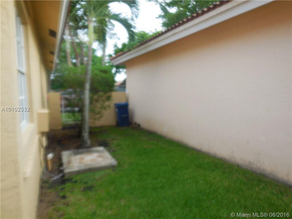 Country Isles Garden Home - Residential