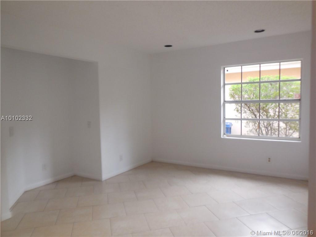 Country Isles Garden Home - Residential