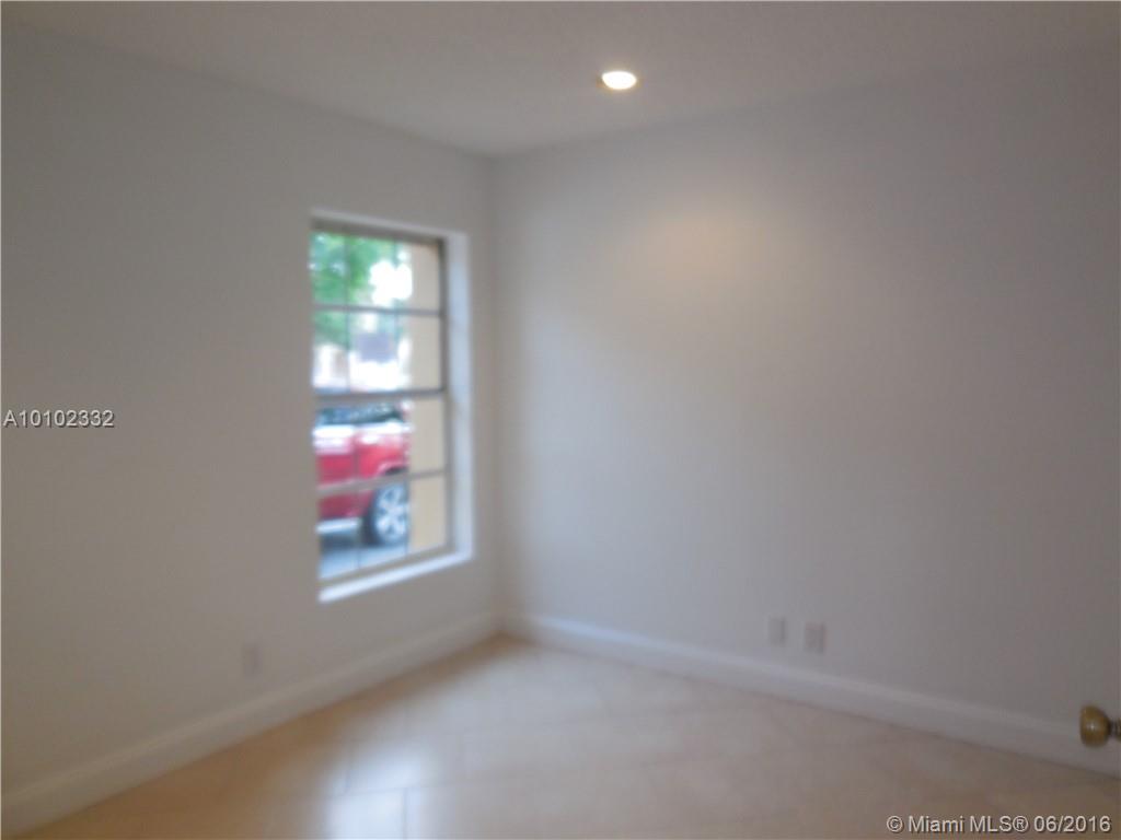 Country Isles Garden Home - Residential