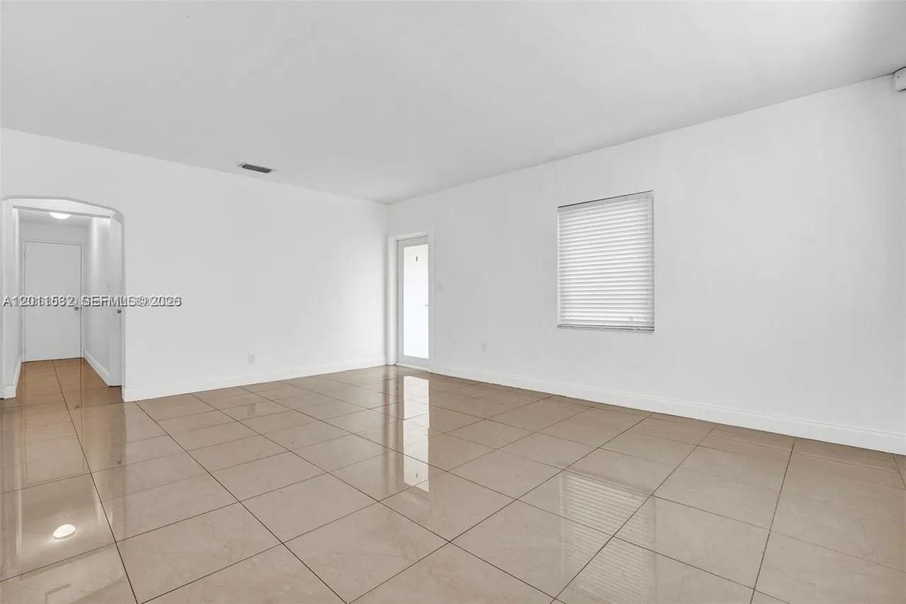 437 swan avenue 0