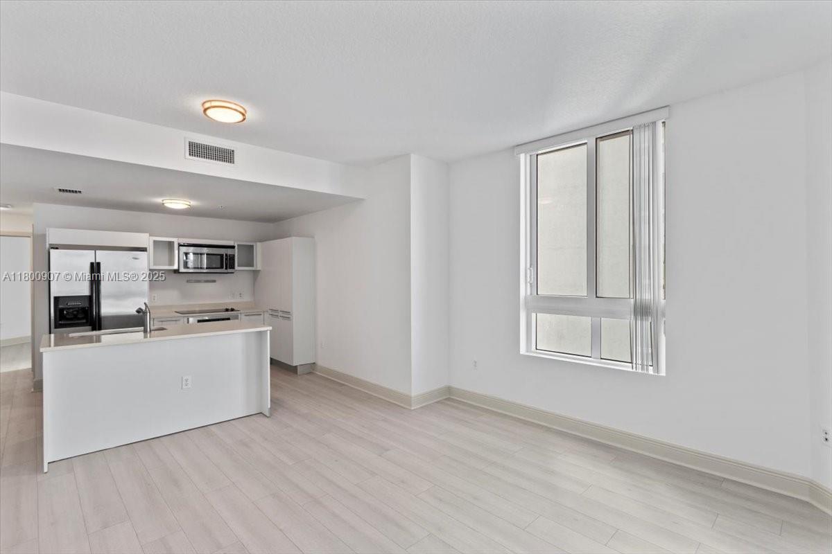 QUANTUM ON THE BAY CONDO - Residential