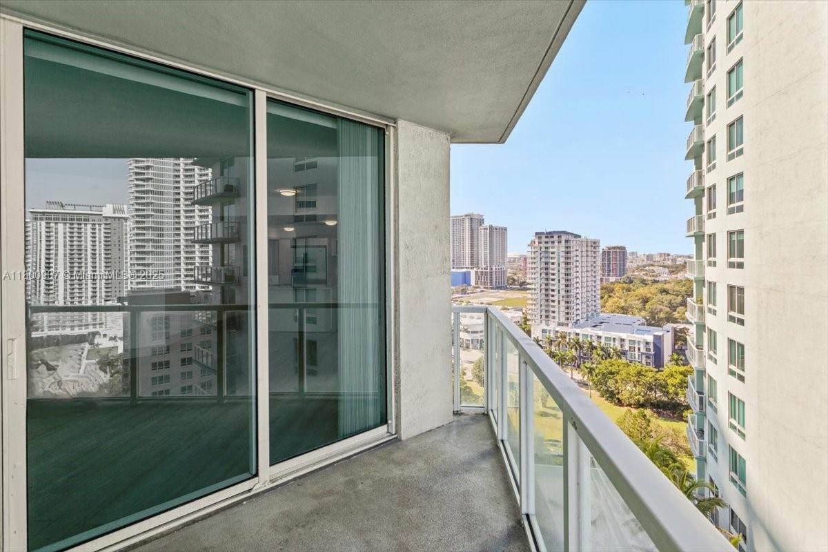 1900 N Bayshore Dr 1810