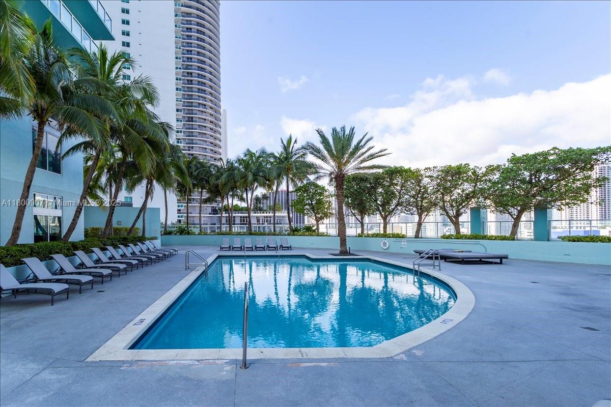 QUANTUM ON THE BAY CONDO - Residential