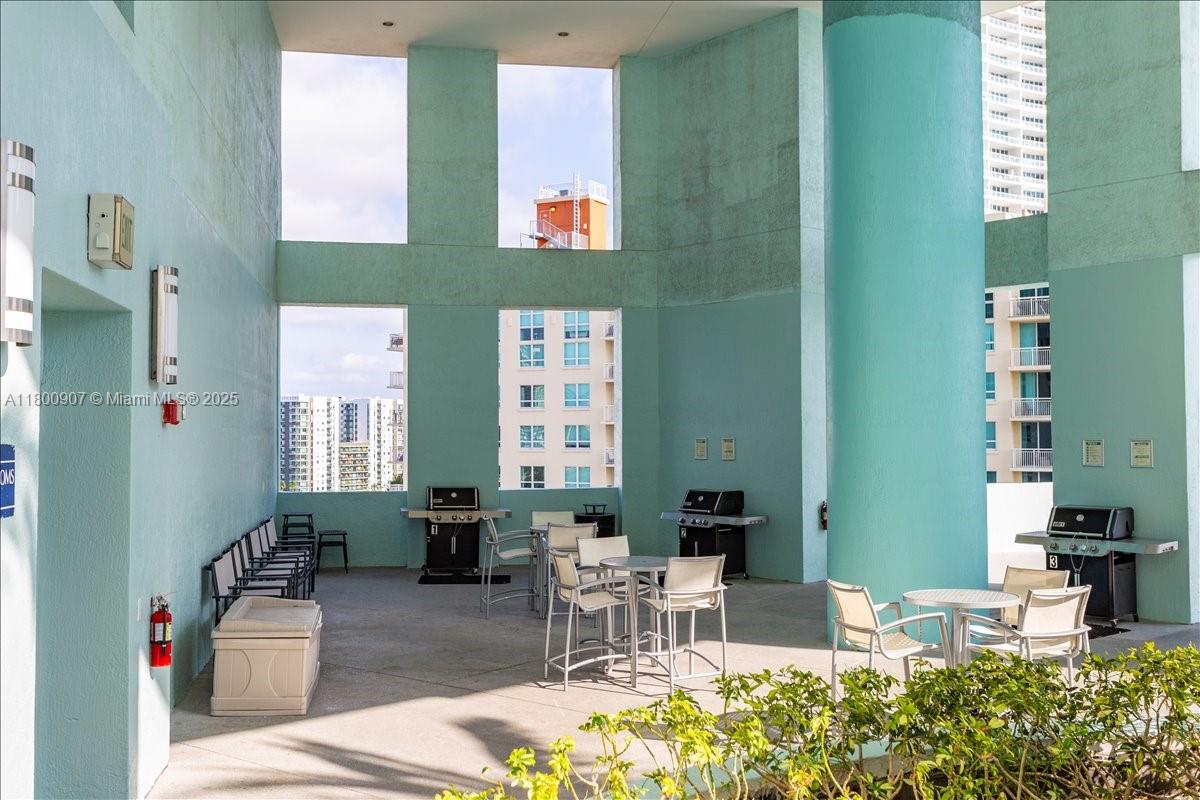 QUANTUM ON THE BAY CONDO - Residential