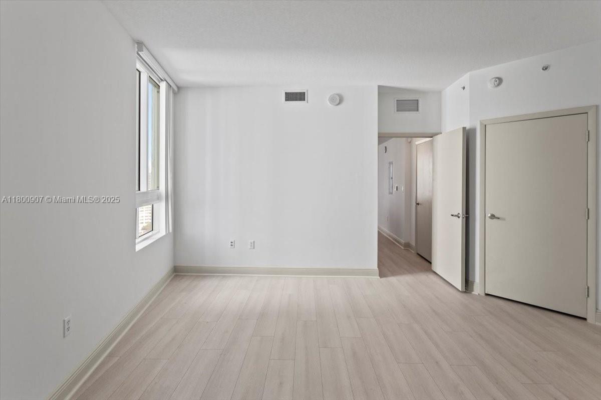 QUANTUM ON THE BAY CONDO - Residential