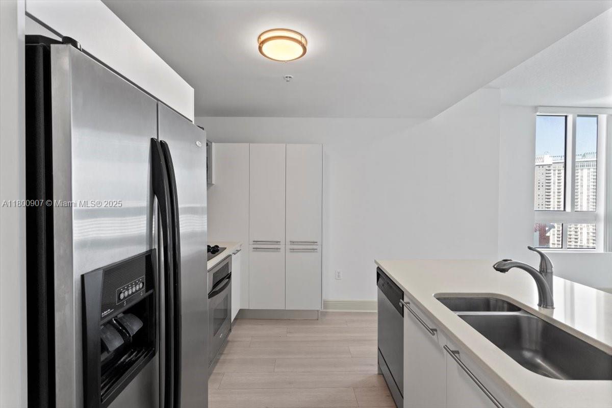 QUANTUM ON THE BAY CONDO - Residential