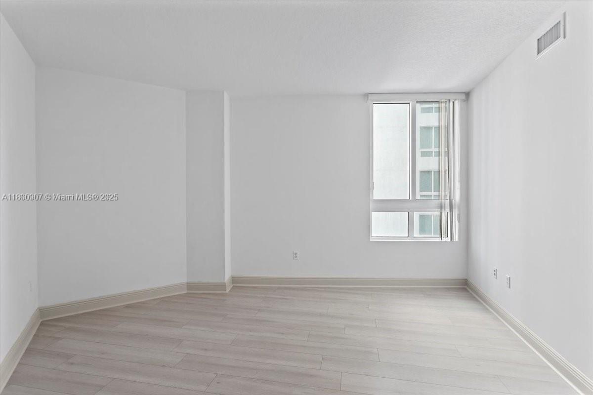 QUANTUM ON THE BAY CONDO - Residential