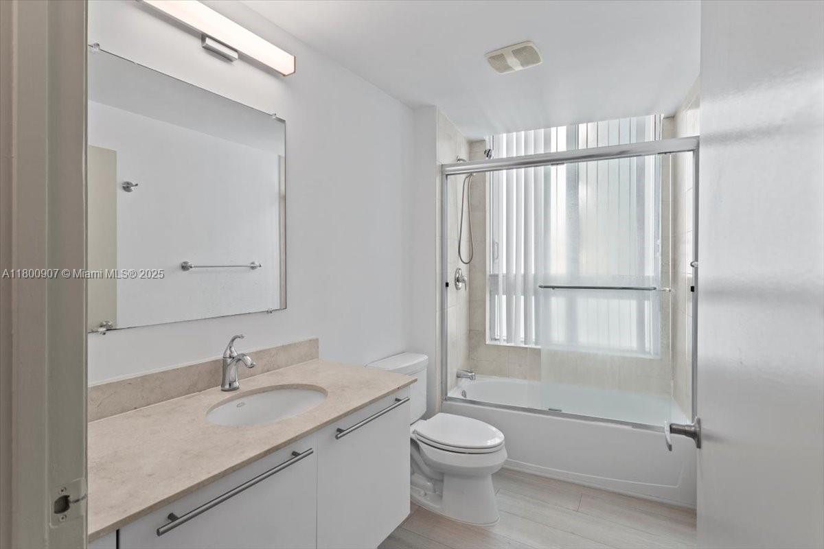 QUANTUM ON THE BAY CONDO - Residential