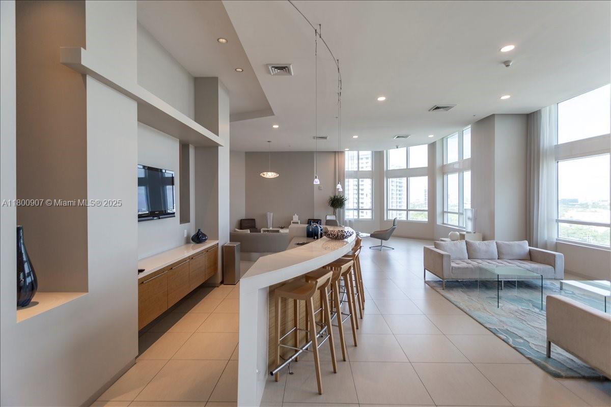 QUANTUM ON THE BAY CONDO - Residential