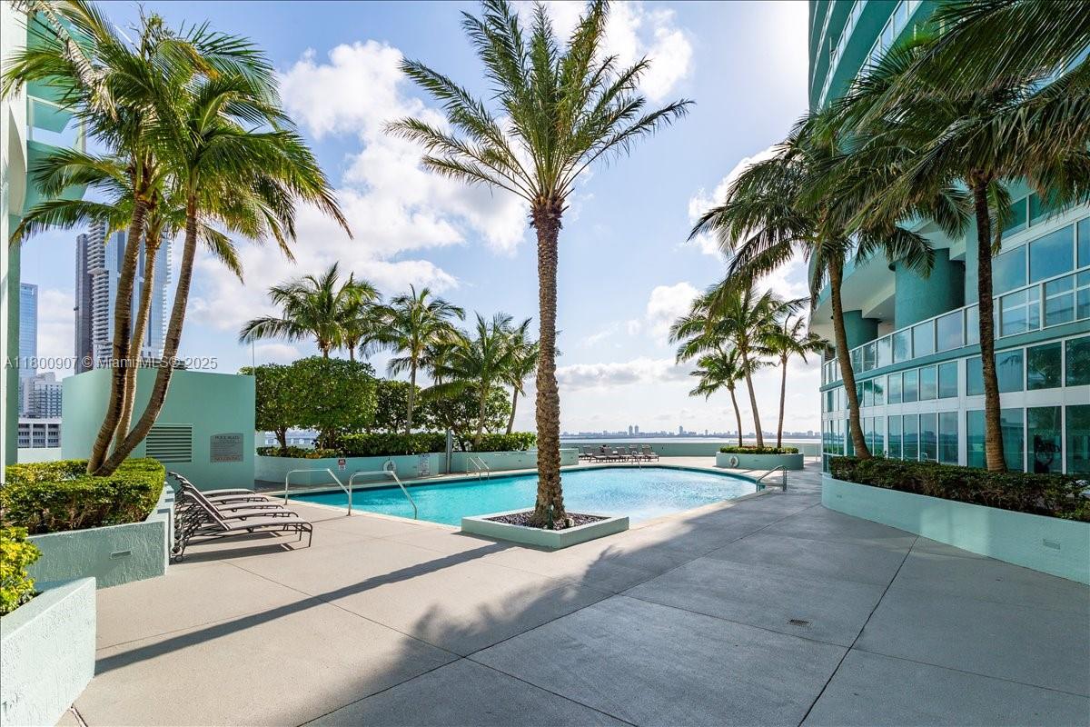 QUANTUM ON THE BAY CONDO - Residential