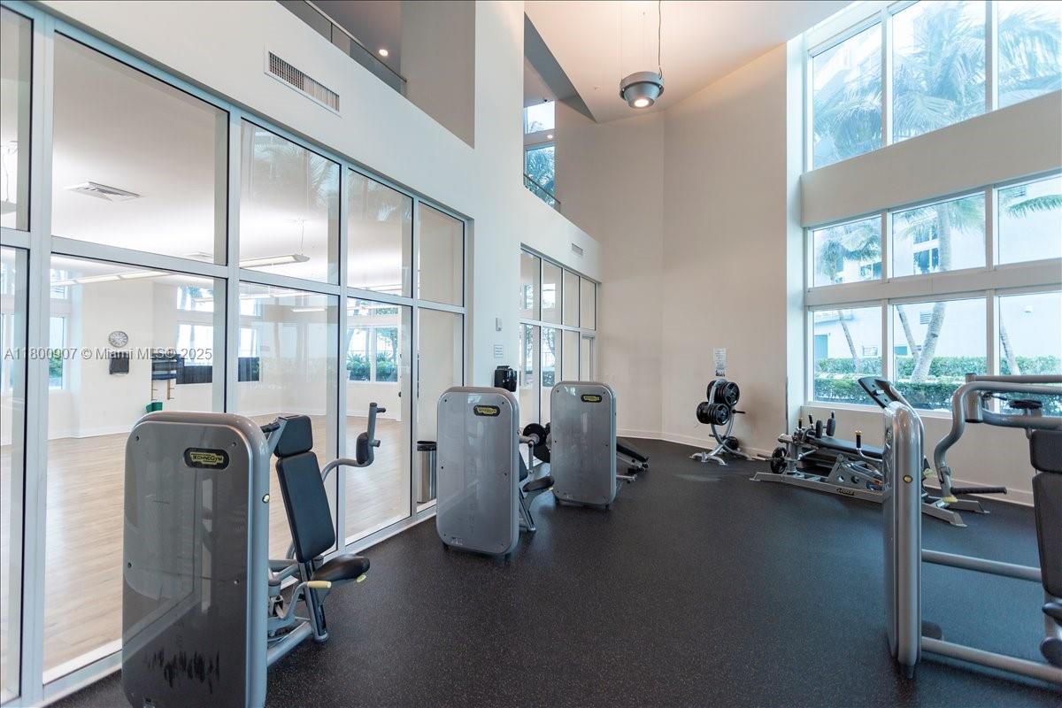 QUANTUM ON THE BAY CONDO - Residential