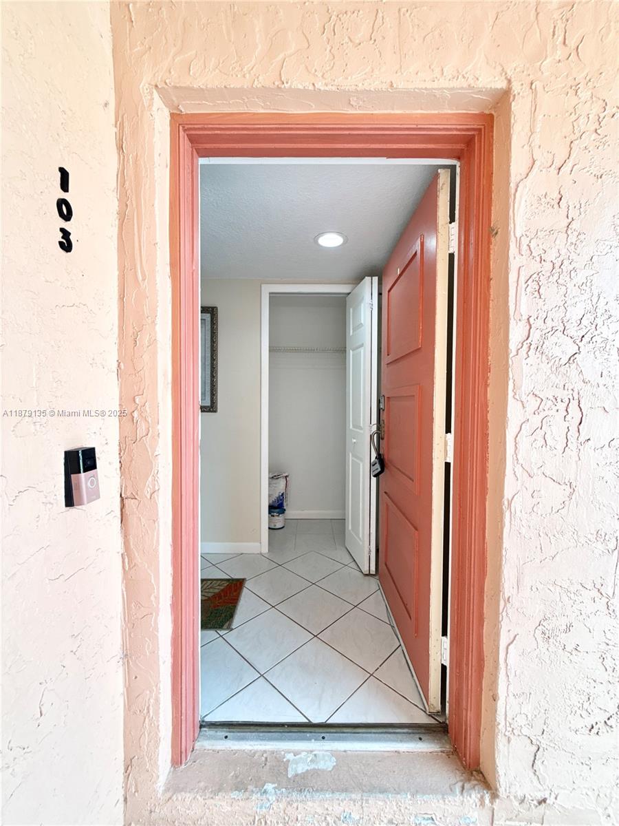 RACQUET CLUB APARTMENTS A - Residential Lease