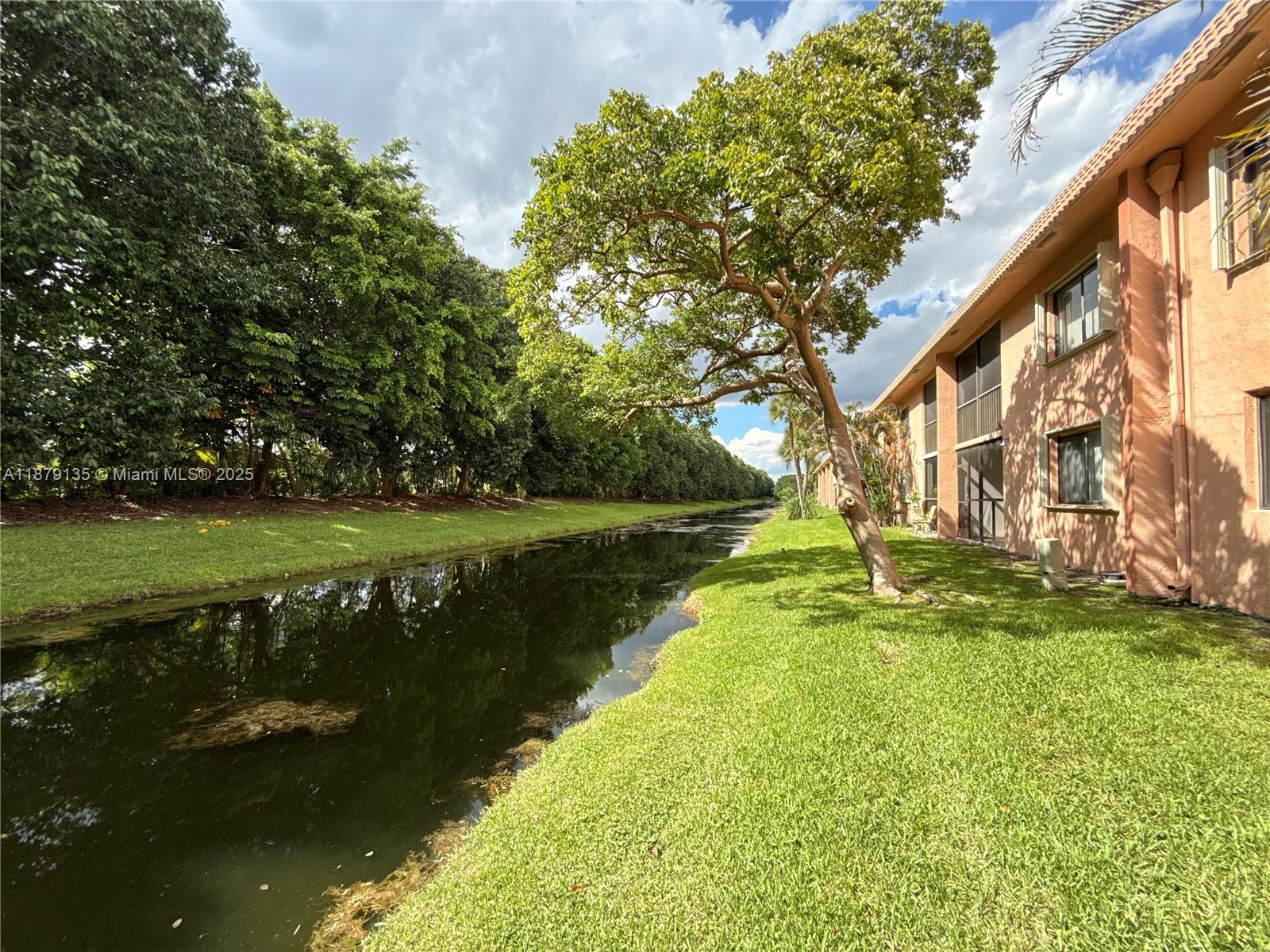 RACQUET CLUB APARTMENTS A - Residential Lease