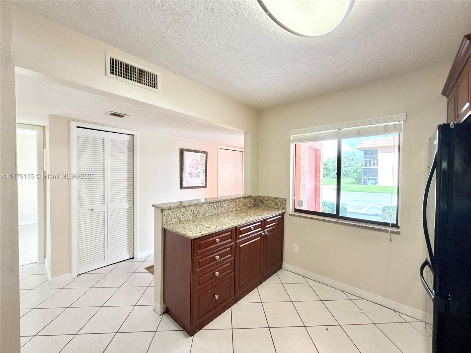 RACQUET CLUB APARTMENTS A - Residential Lease